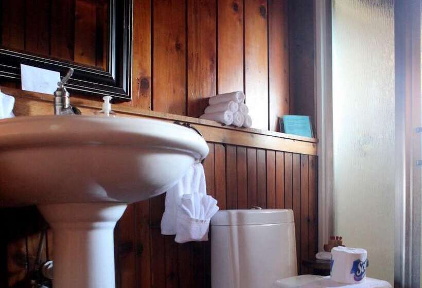 تختخواب و صبحانه Rainforest Inn