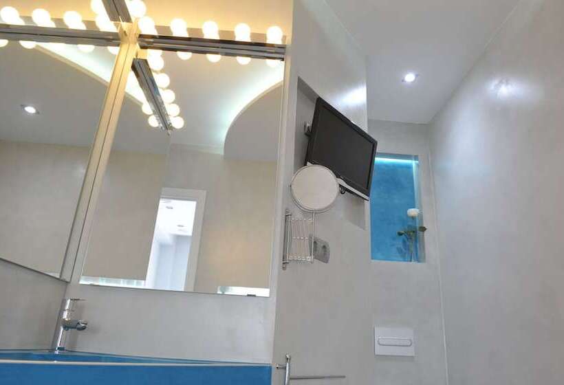 Gaudint Barcelona Suites