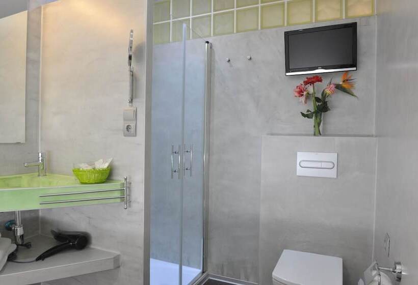 Gaudint Barcelona Suites