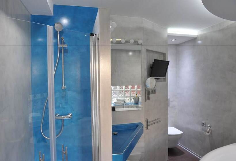 Gaudint Barcelona Suites