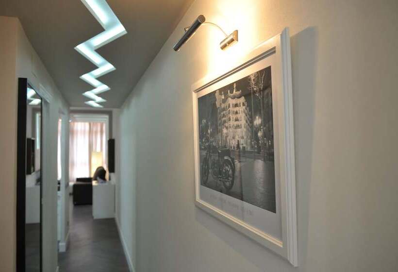 Gaudint Barcelona Suites