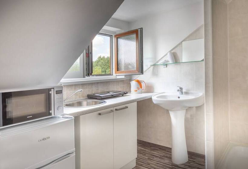 هتل Green Park Apartments