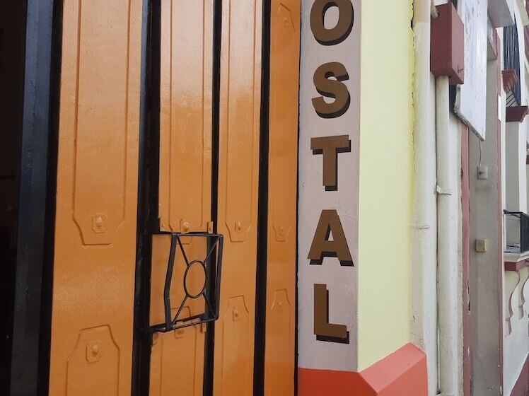 Hotel Hostal Sisas