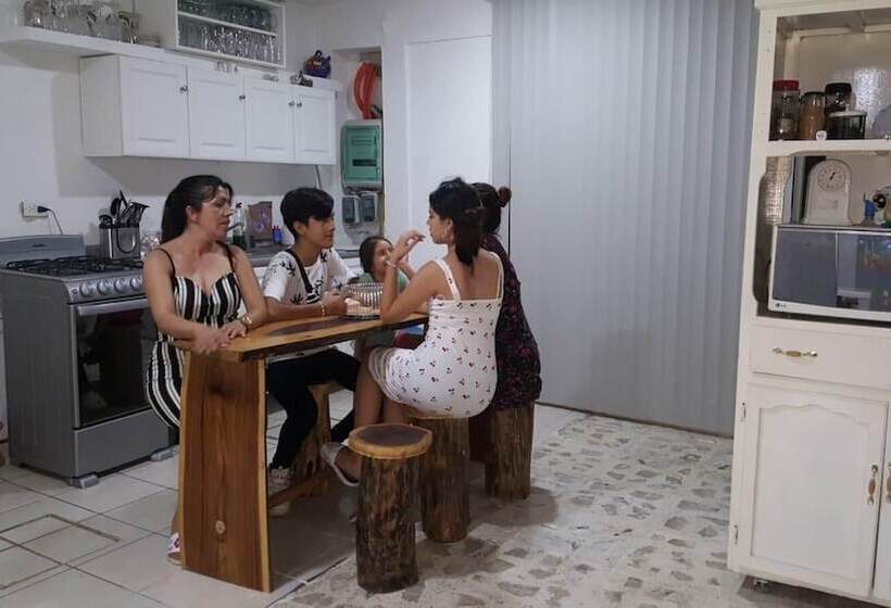 ホテル Nahoch Tatoob Casa De Los Abuelos