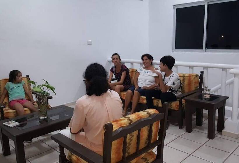 ホテル Nahoch Tatoob Casa De Los Abuelos