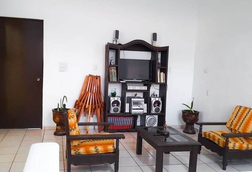 ホテル Nahoch Tatoob Casa De Los Abuelos