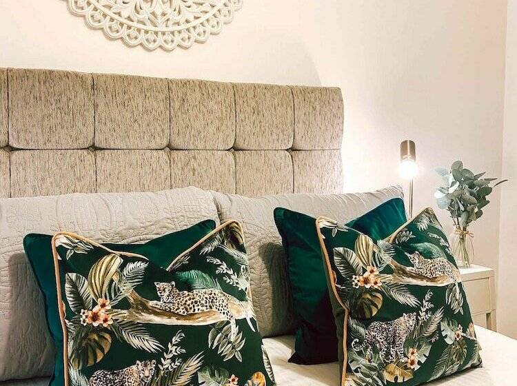 هتل Sutton Heath Lodge