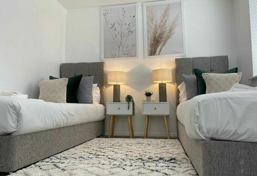 هتل Sutton Heath Lodge