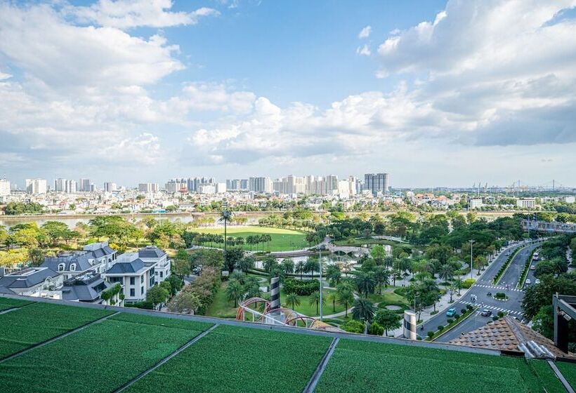 هتل Vinhomes Central Park
