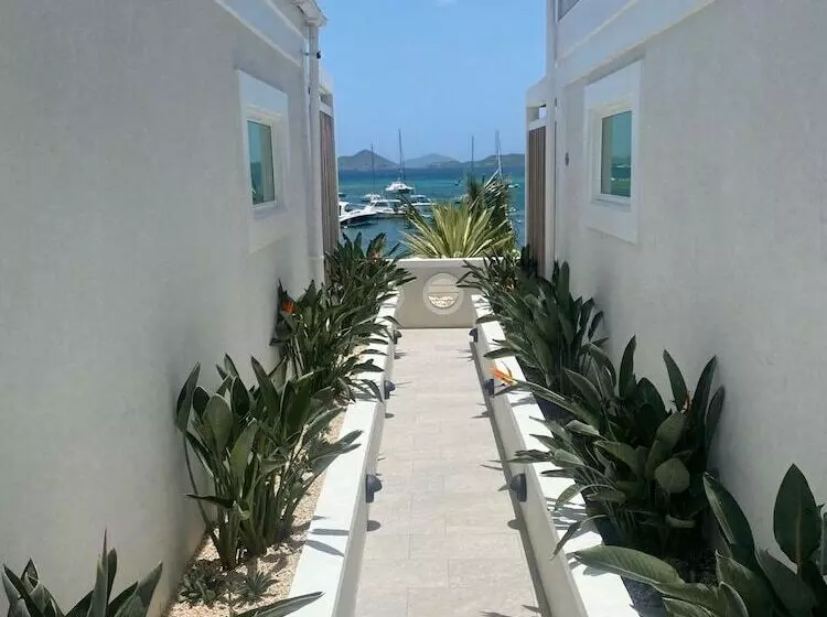 هتل Wharfside Village