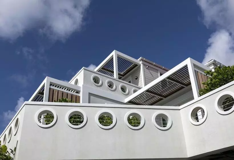 هتل Wharfside Village