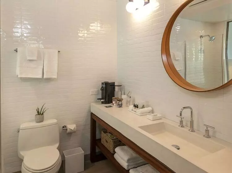 هتل Wharfside Village