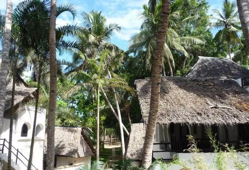 Kusini Beach Cottages