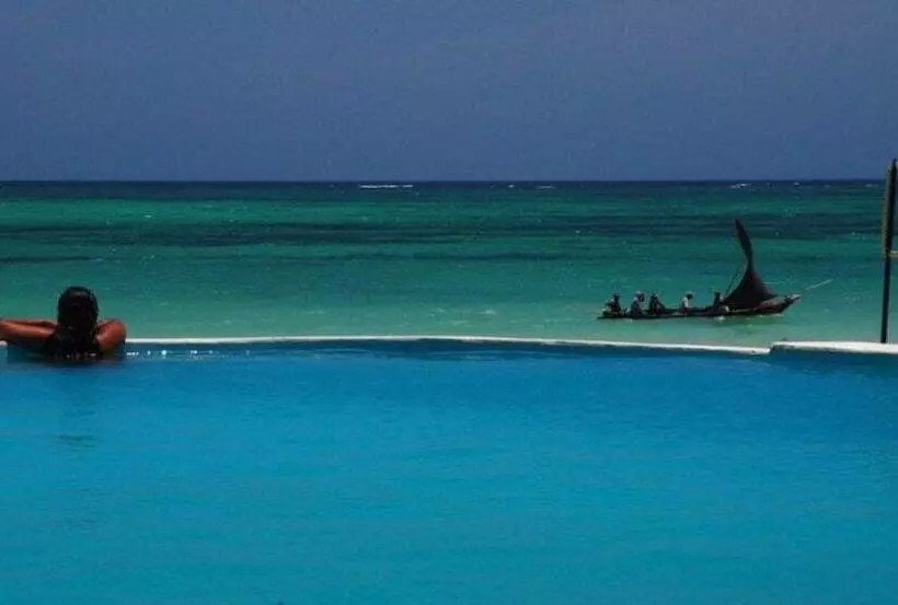 Kusini Beach Cottages