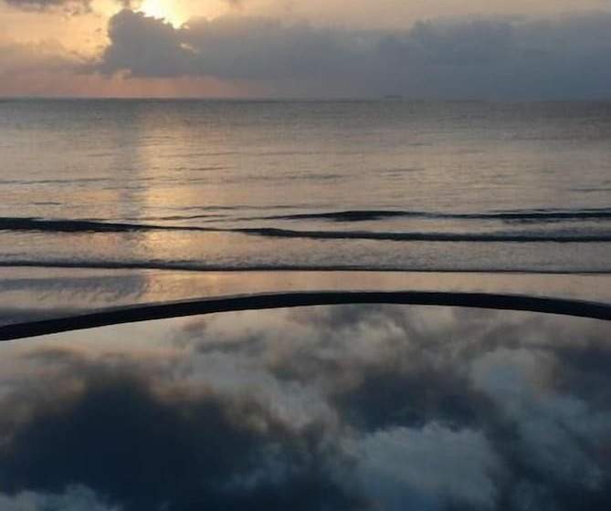 Kusini Beach Cottages