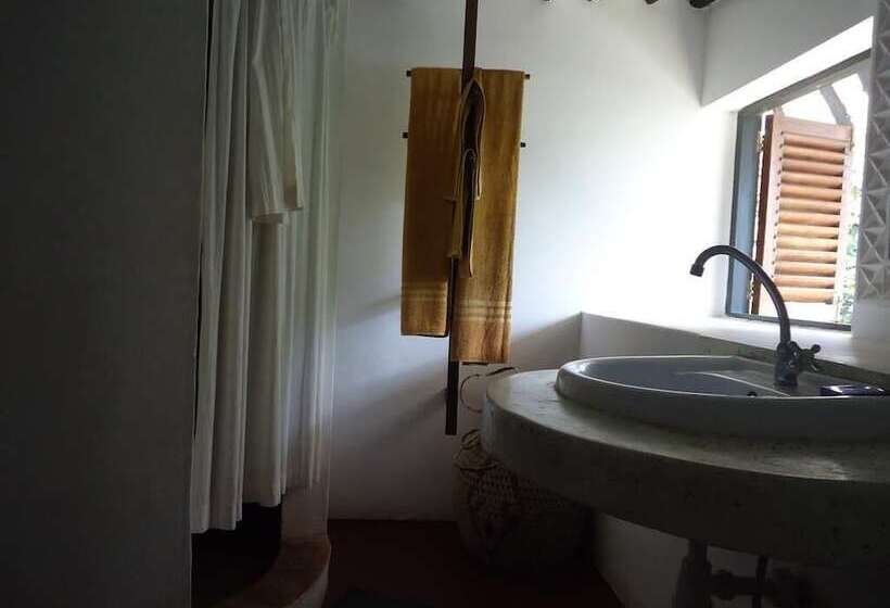 Kusini Beach Cottages