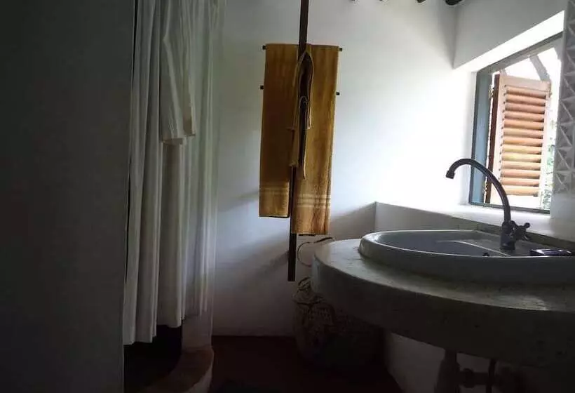 Kusini Beach Cottages