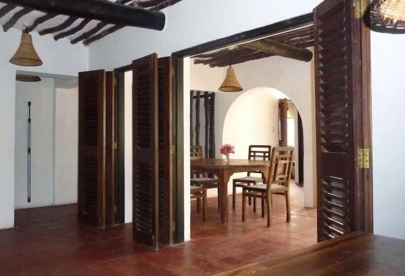 Kusini Beach Cottages