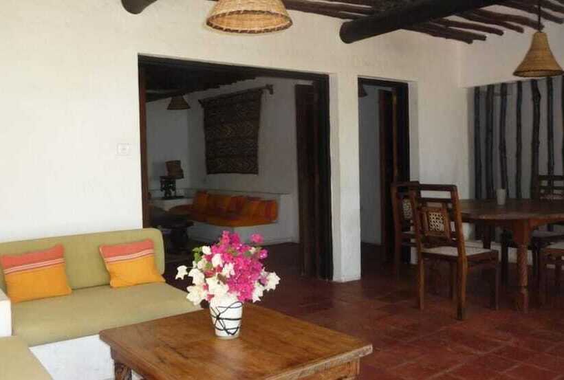 Kusini Beach Cottages