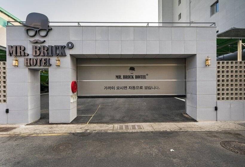 مُتل Busan Sasang Mr Brick