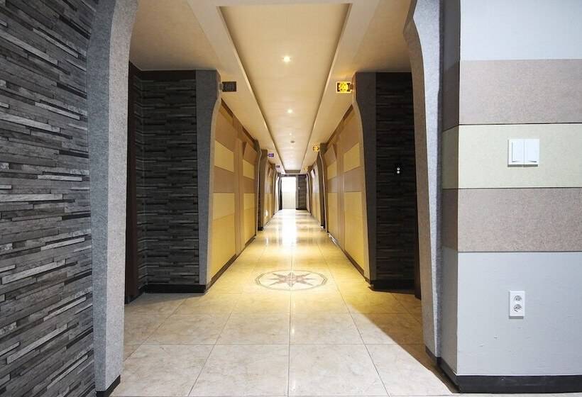 Motel Busan Sasang Commas