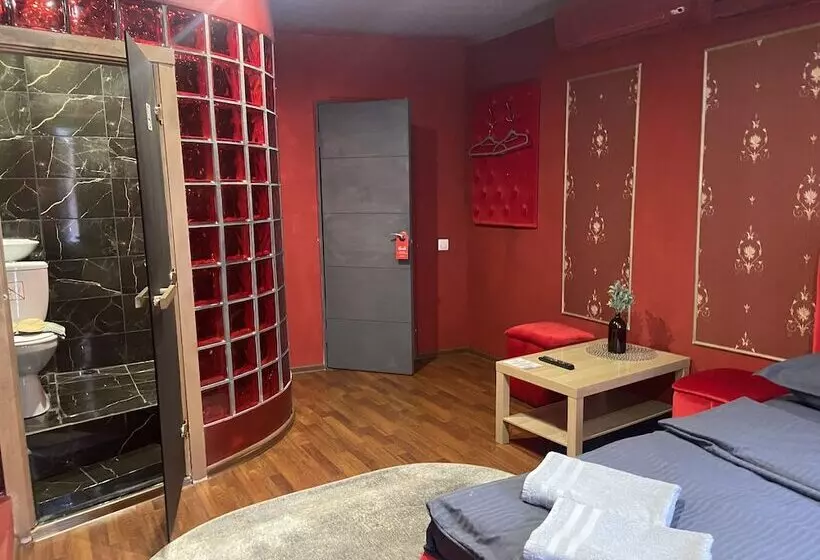 ペンション Crystal