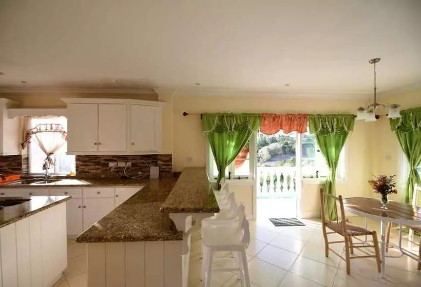 پانسیون Herelle Heights Escape