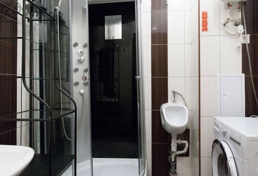 Tretyakovka   Hostel