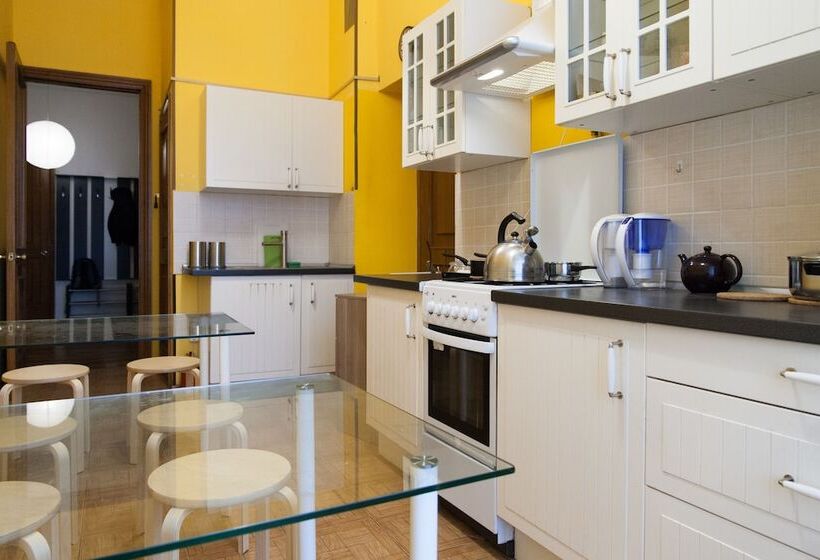 Tretyakovka   Hostel