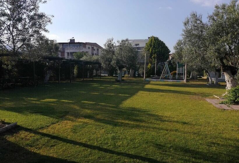 تختخواب و صبحانه Fesleğen Bungalow