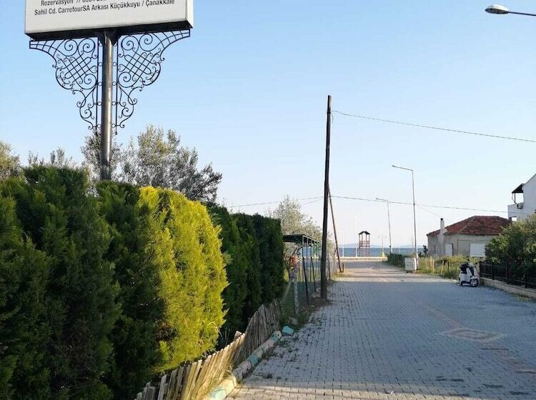 تختخواب و صبحانه Fesleğen Bungalow