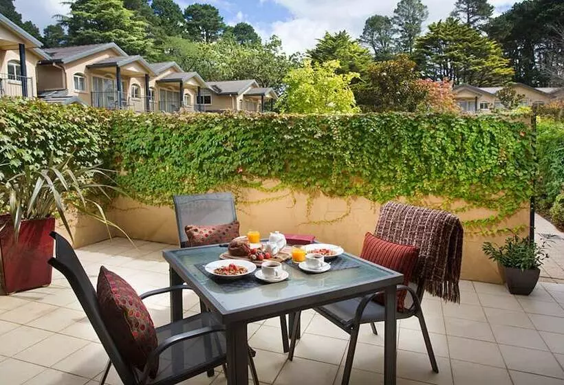 Falls Mountain Retreat