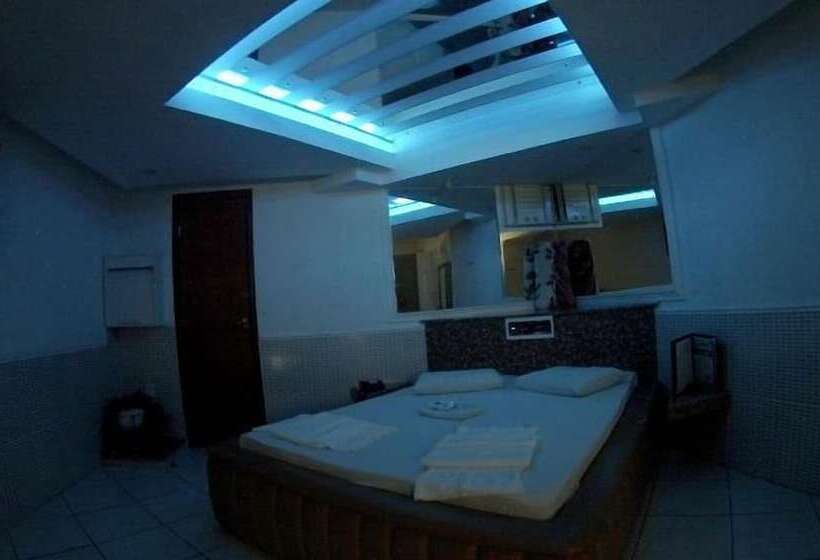 Flamboyant Motel   Adults Only