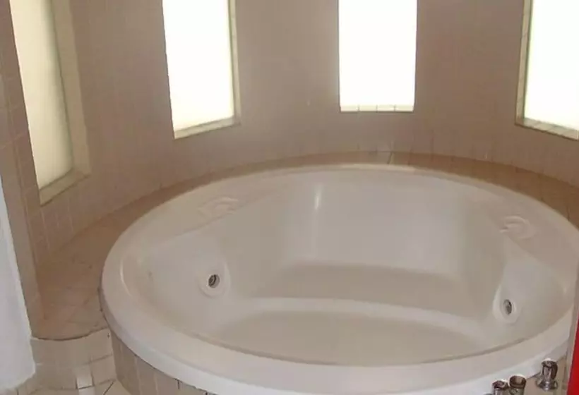 Flamboyant Motel   Adults Only