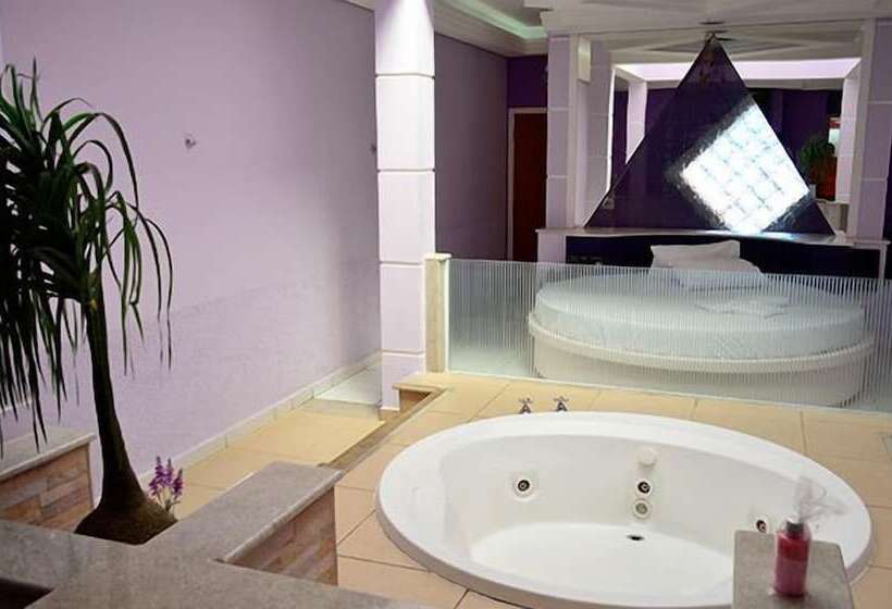 Flamboyant Motel   Adults Only