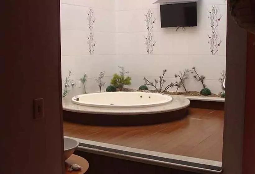 Flamboyant Motel   Adults Only