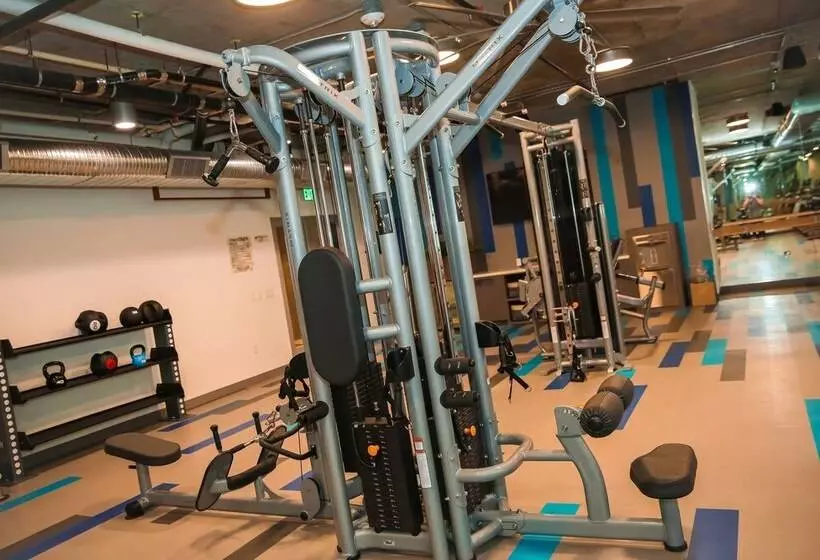 Fully Furnished Suites Near Little Tokyo