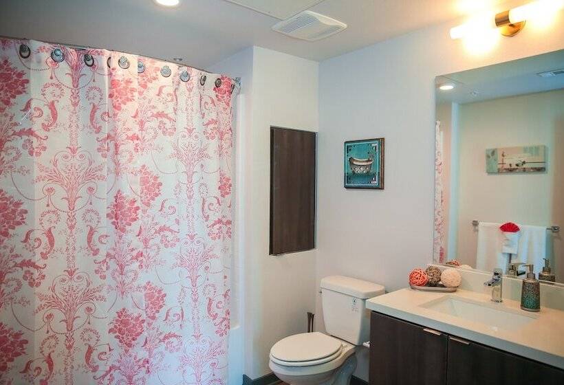 Fully Furnished Suites Near Little Tokyo