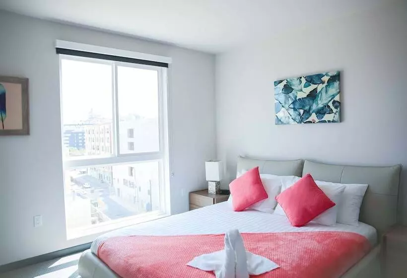 Fully Furnished Suites Near Little Tokyo