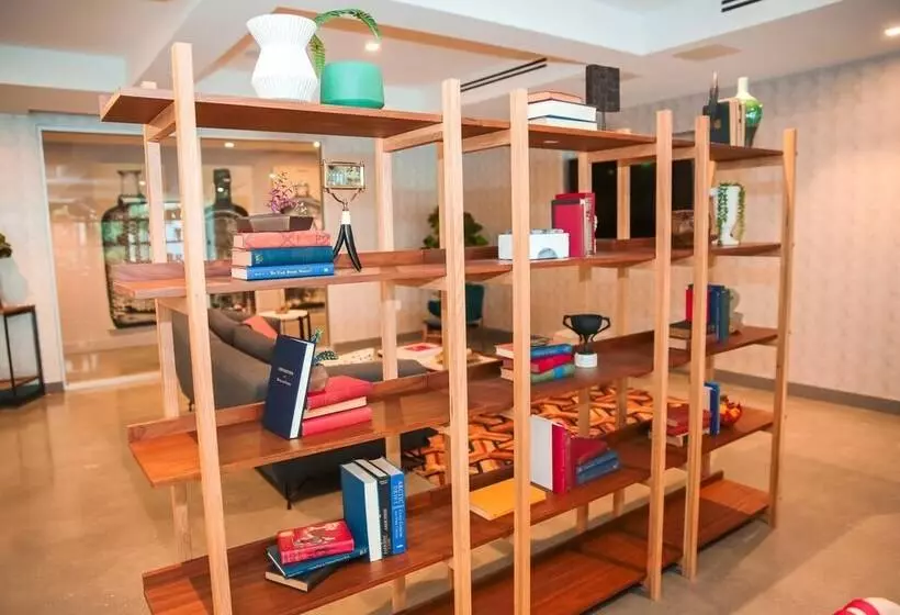 Fully Furnished Suites Near Little Tokyo