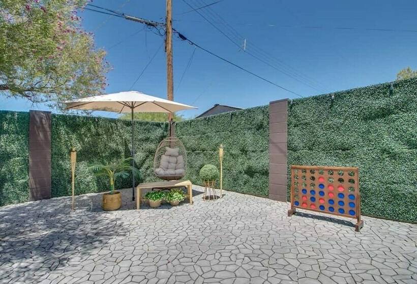 Historic District Gem W/ Modern Style & Amenities!