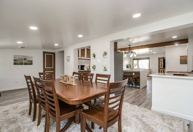 Historic District Gem W/ Modern Style & Amenities!