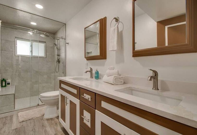 Historic District Gem W/ Modern Style & Amenities!