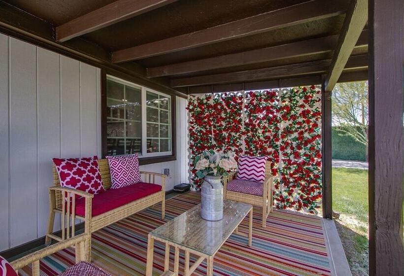 Historic District Gem W/ Modern Style & Amenities!