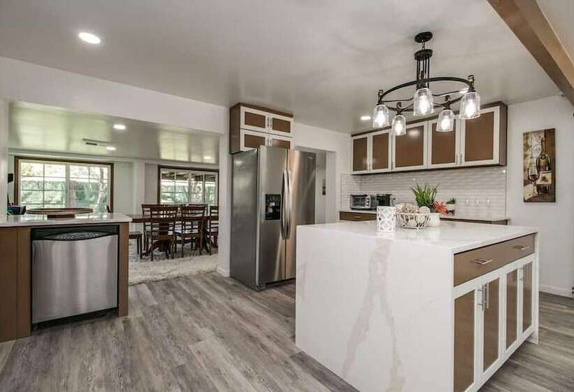 Historic District Gem W/ Modern Style & Amenities!