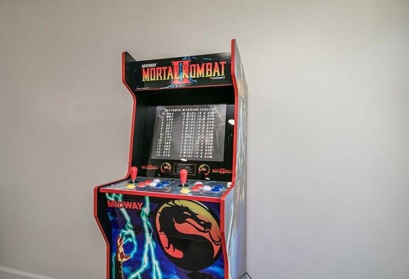 Historic District Gem W/ Modern Style & Amenities!