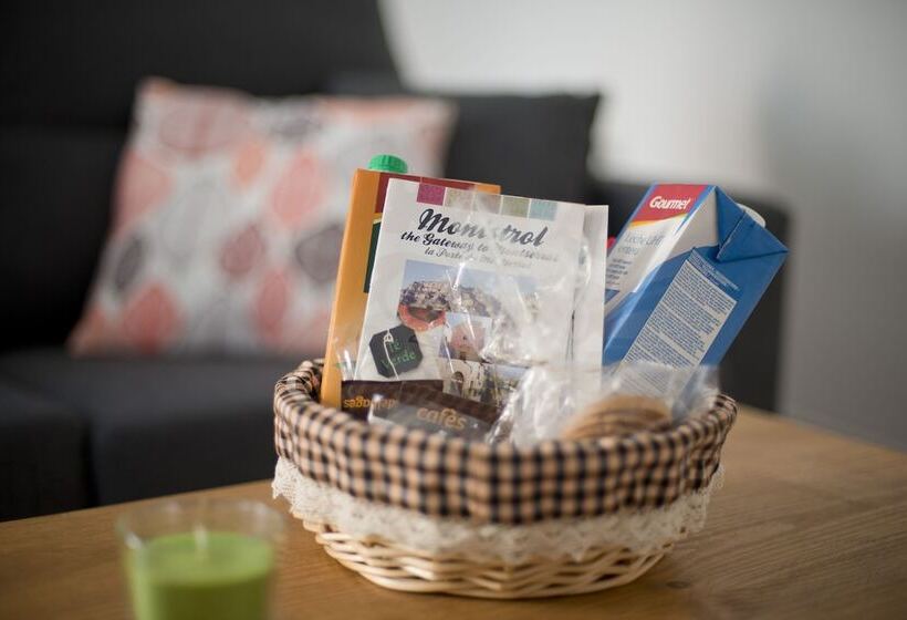 Отель Apartaments Mo