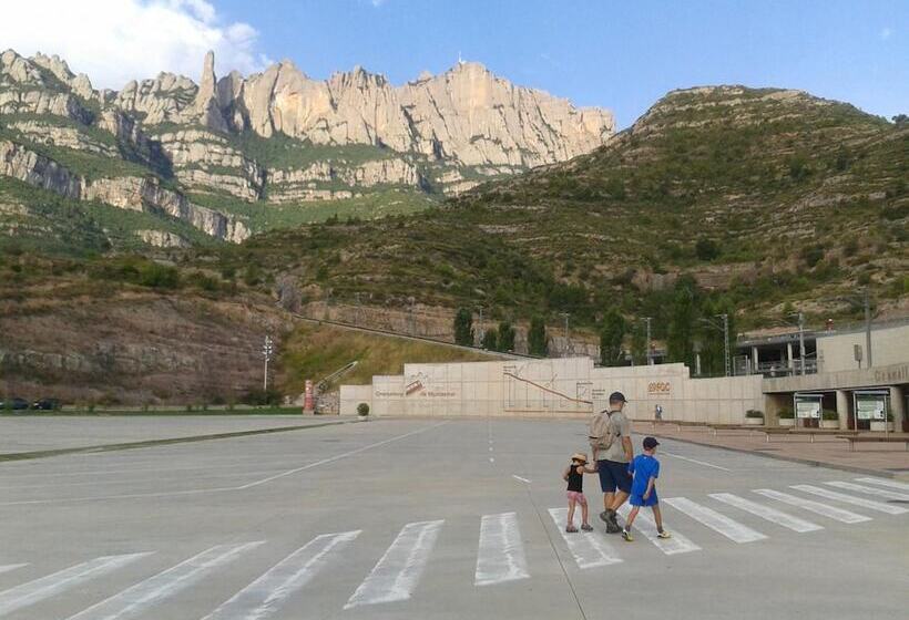 Отель Apartaments Mo