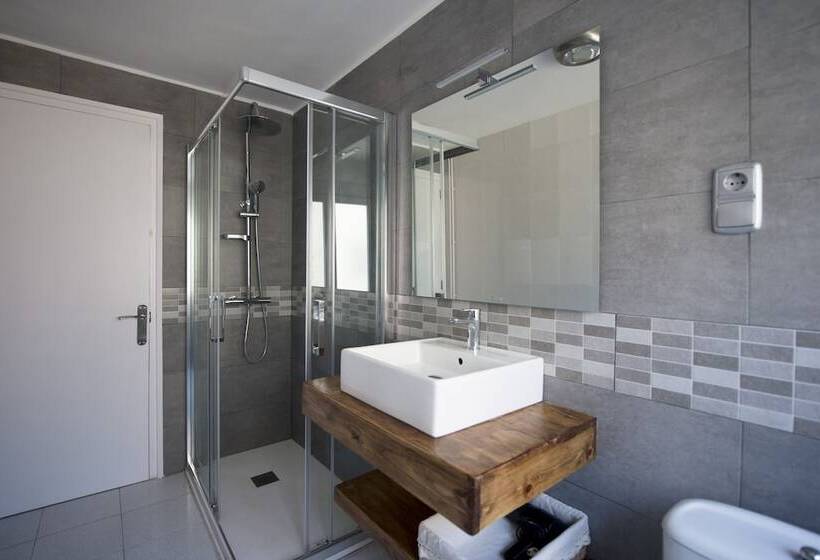 Отель Apartaments Mo