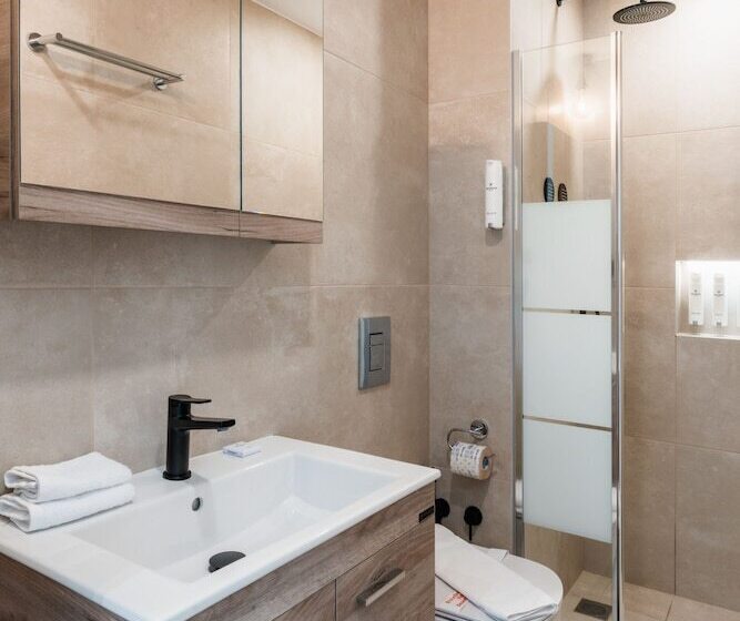 هتل Royalty Suites Psyrri